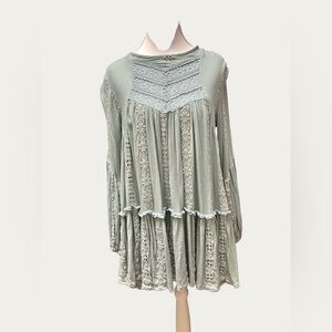Free People Lace Detail Boho Chic Blouse in‎ Sage Green Lace Detail XS